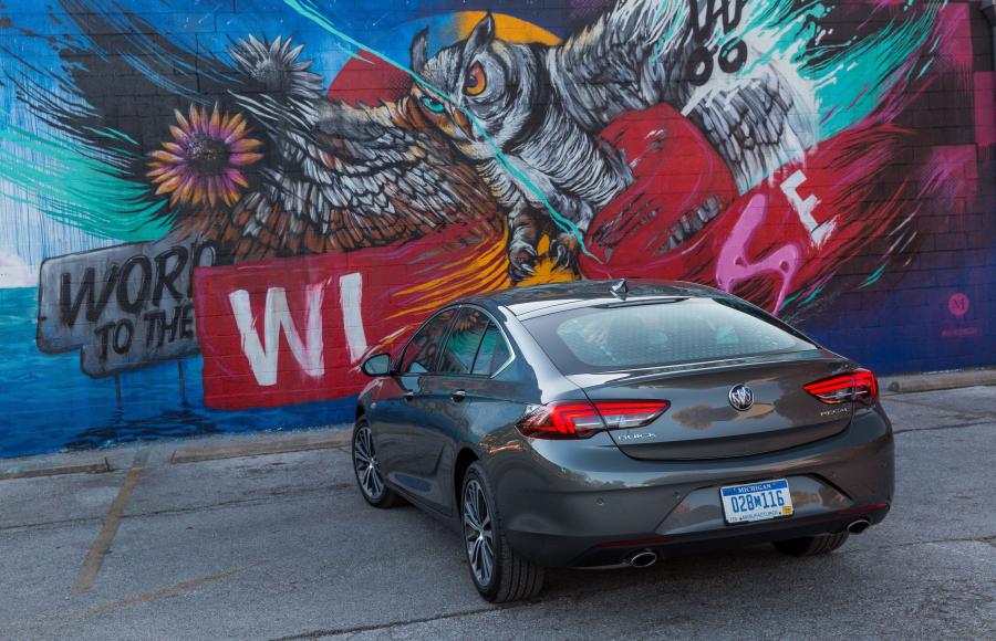  Buick Regal Sportback 2017 года  (NA) (фото 14 из 42)